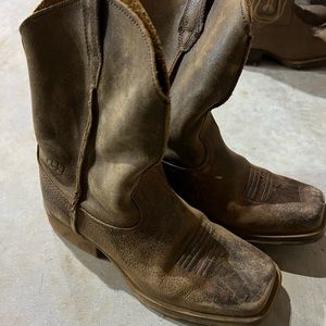 Boys Ariat boots